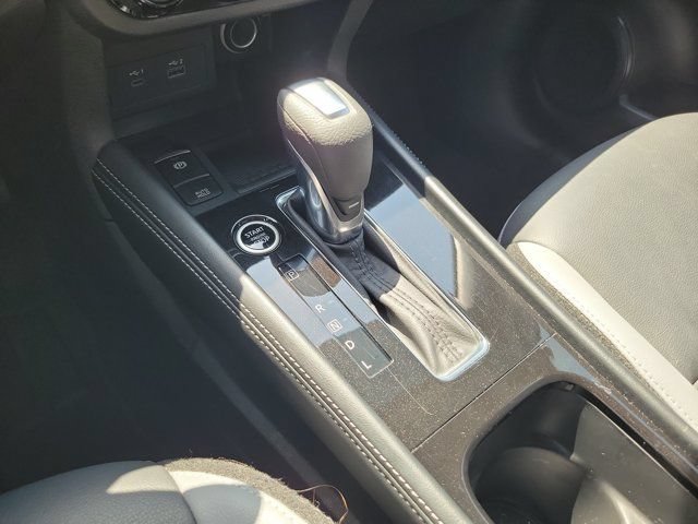 Certified 2024 Nissan Kicks SR w/ SR Premium Package FWD image 31