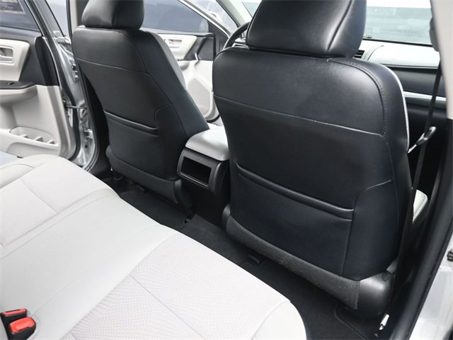 Used 2017 Toyota Camry SE image 16