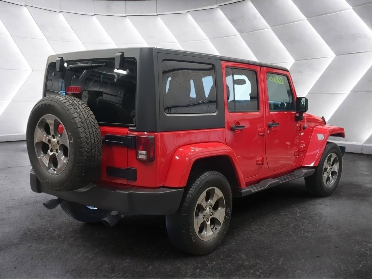 Used 2016 Jeep Wrangler Unlimited Sahara w/ Connectivity Group AWD/4WD image 2