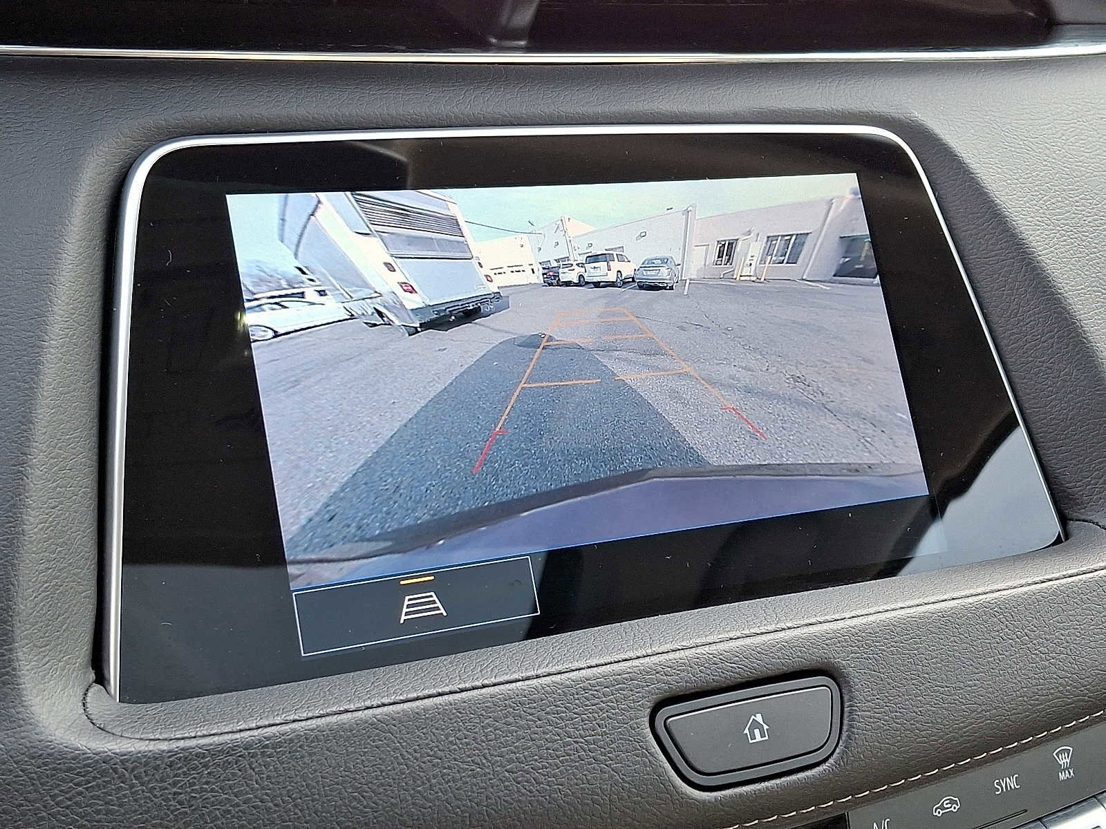 Used 2023 Cadillac XT4 Luxury w/ Cold Weather Package image 19