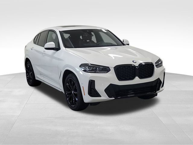 Used 2025 BMW X4 xDrive30i w/ Premium Package image 2