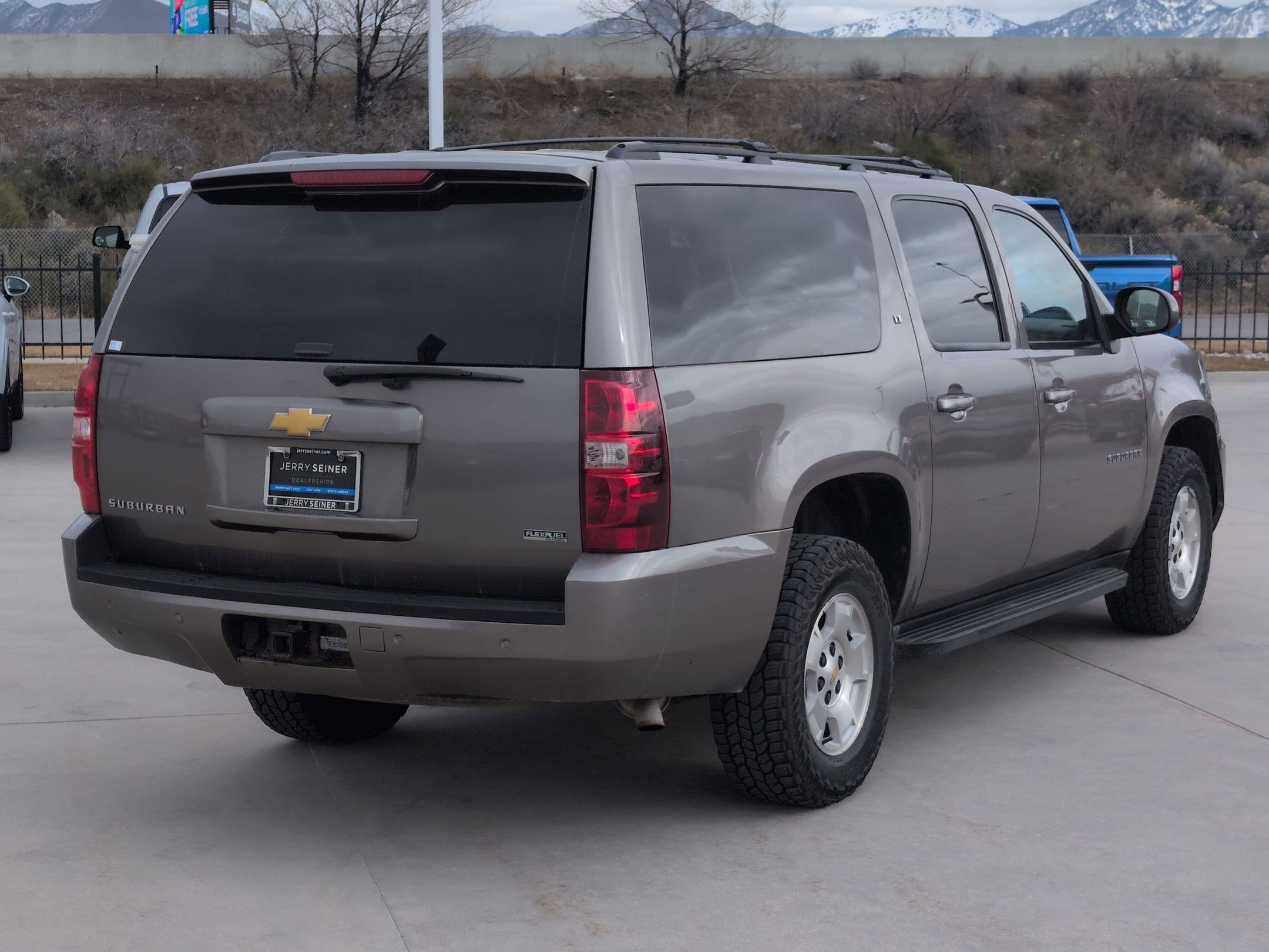Used 2012 Chevrolet Suburban LT image 5