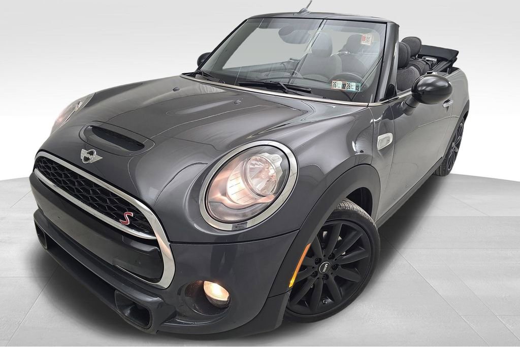 Used 2018 MINI Cooper S image 1