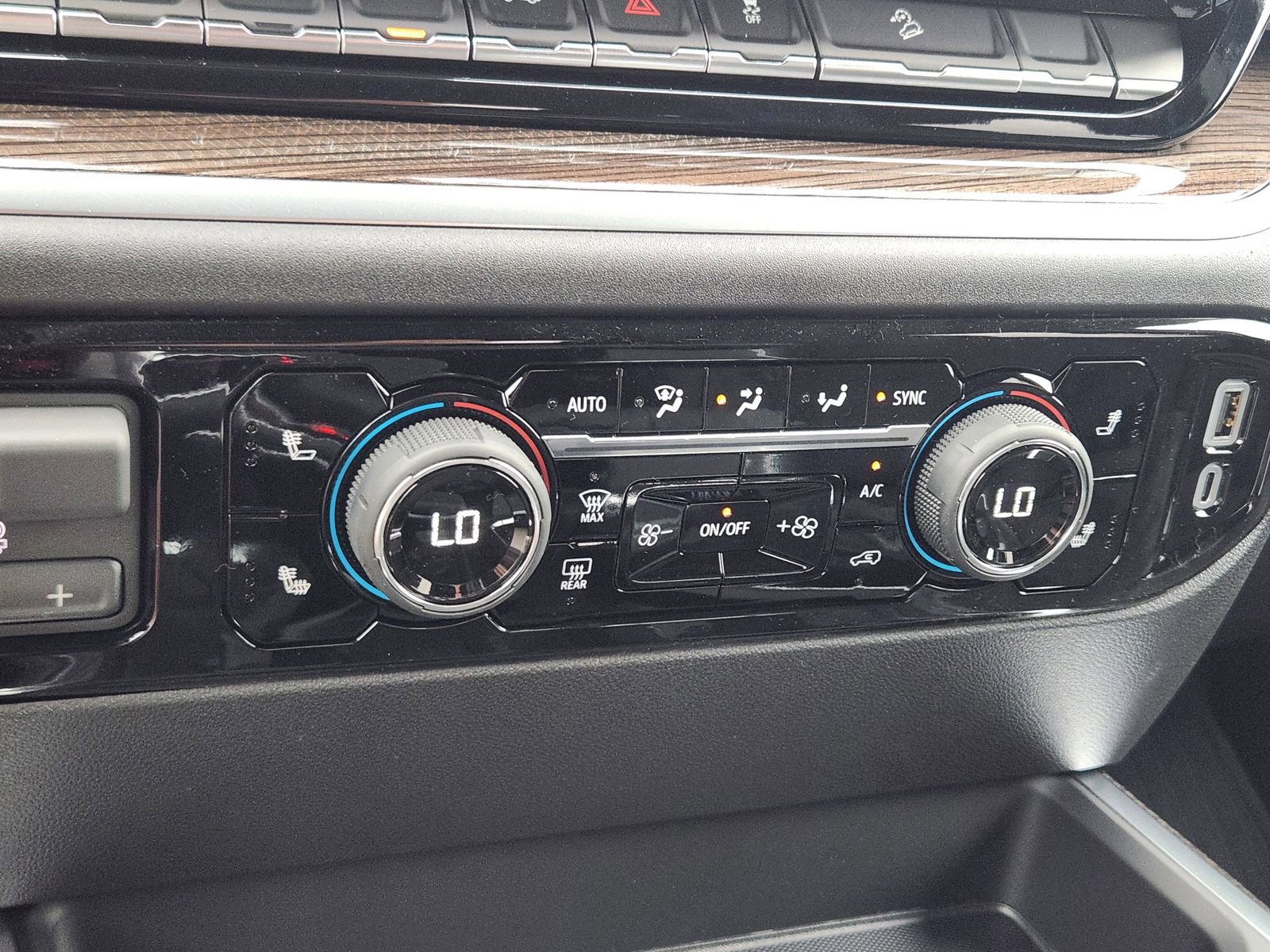 New 2026 Chevrolet Silverado 1500 LT w/ Texas Edition Plus image 18