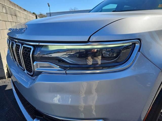 Used 2024 Jeep Wagoneer L Series III w/ Flexible Seating Group image 45