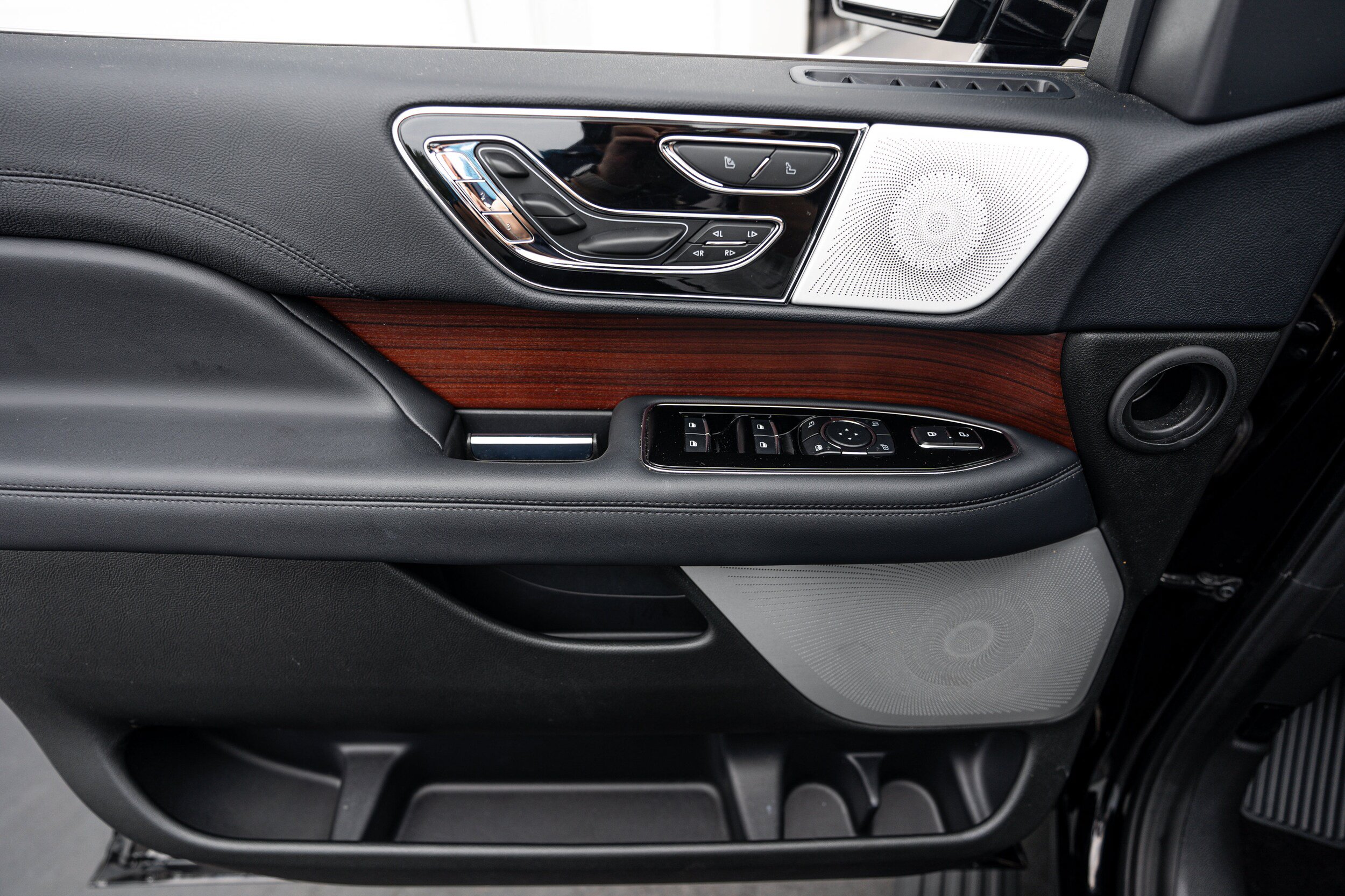 Used 2023 Lincoln Navigator Reserve AWD/4WD image 13