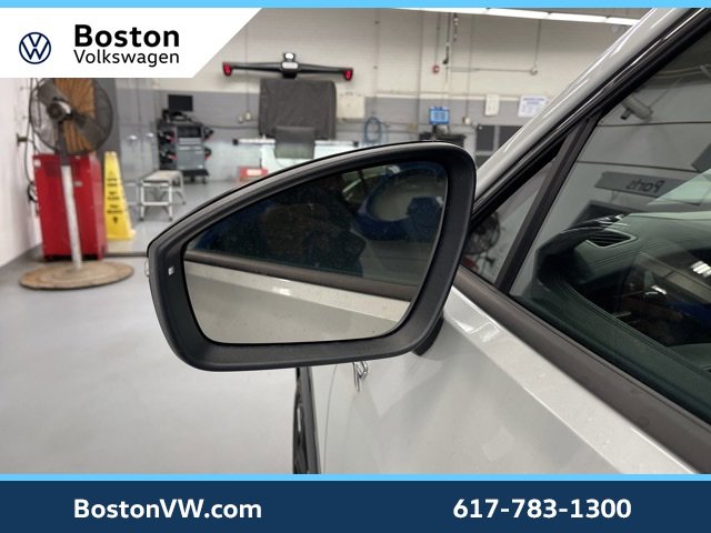 New 2025 Volkswagen Tiguan SE R-Line image 8