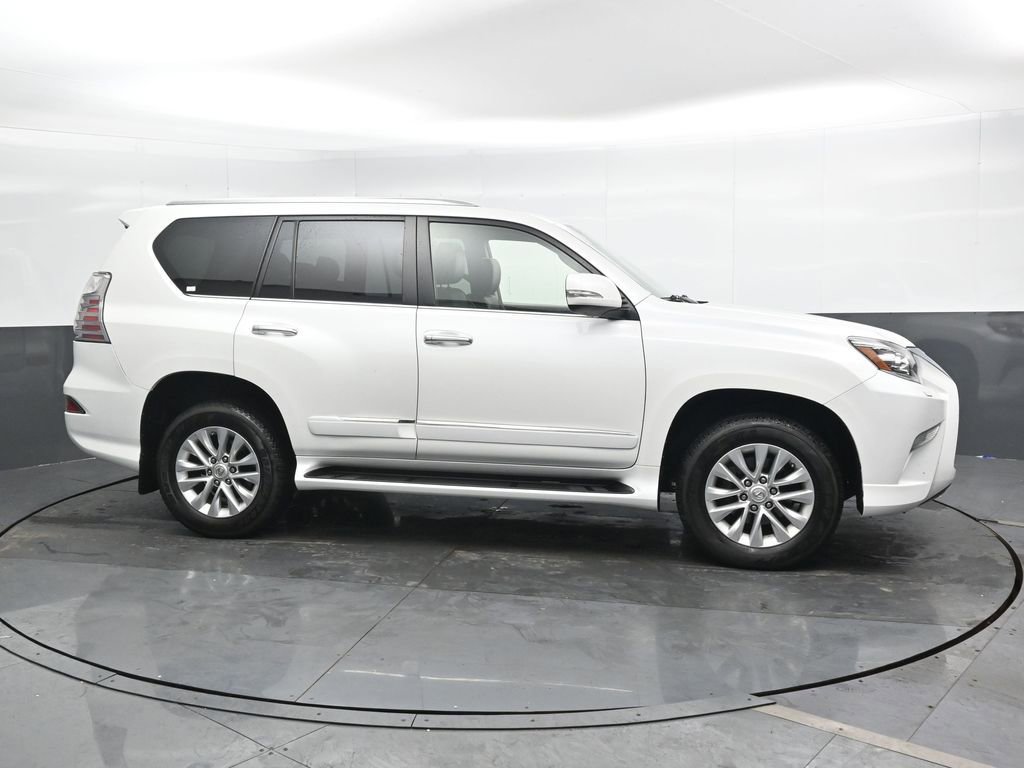 Used 2019 Lexus GX 460 image 3