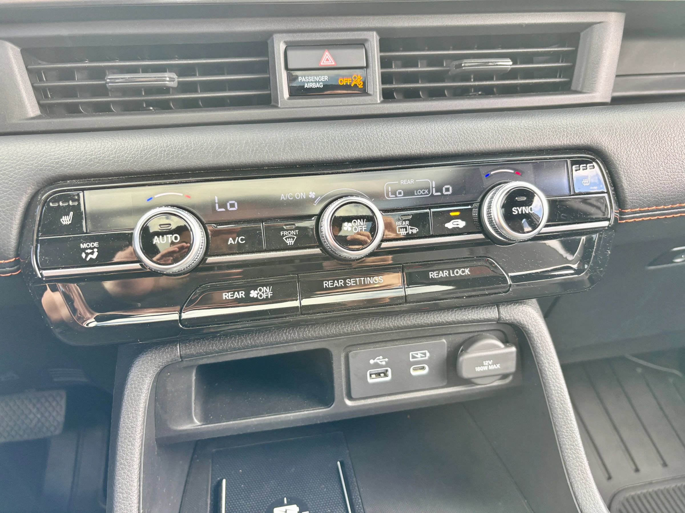 Used 2025 Honda Pilot TrailSport image 19