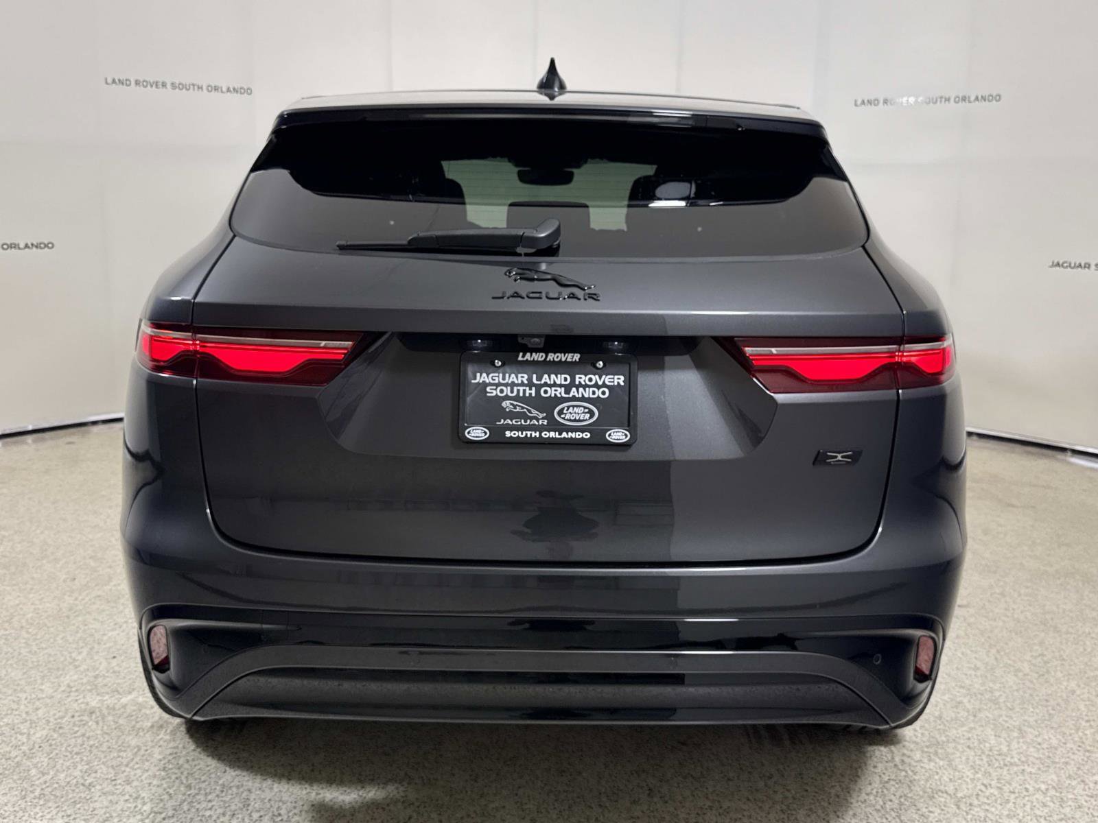 Certified 2026 Jaguar F-PACE R-Dynamic S AWD/4WD image 4