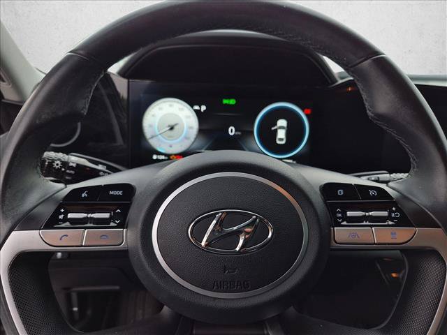 Used 2023 Hyundai Elantra Limited FWD image 14