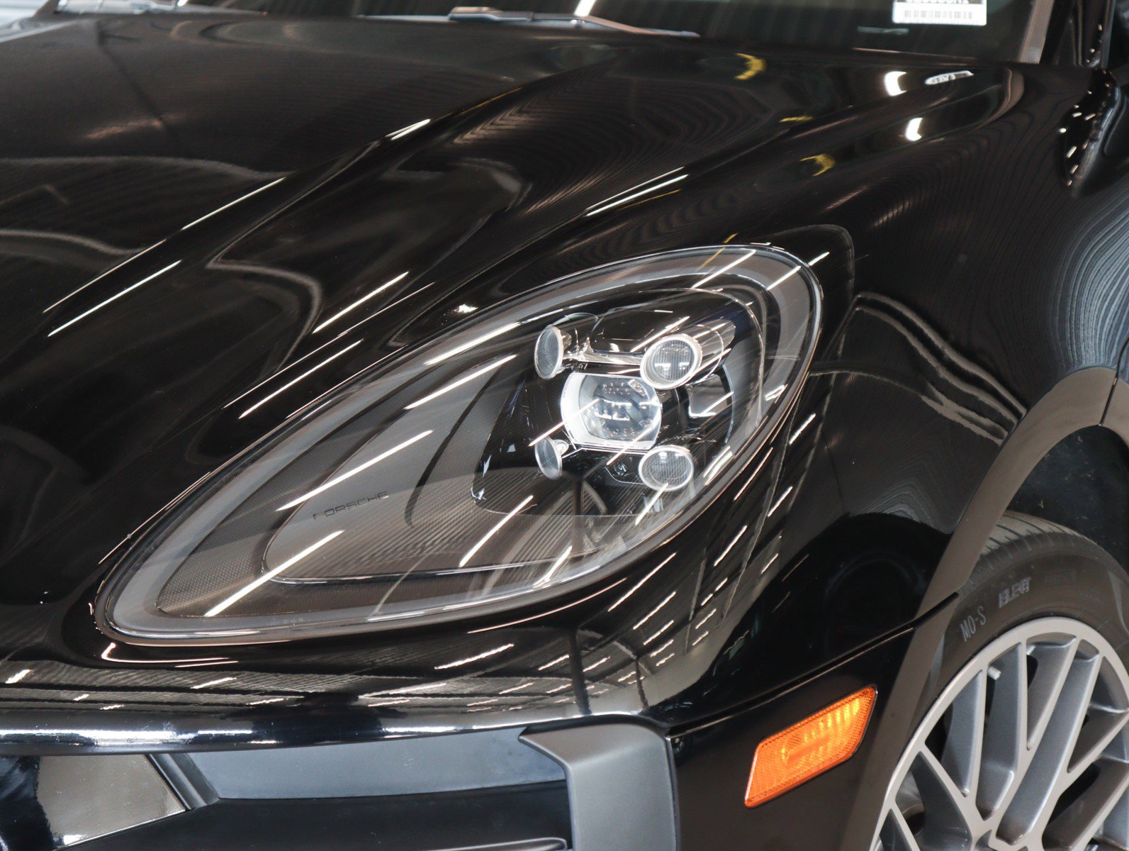 Used 2020 Porsche Macan image 27