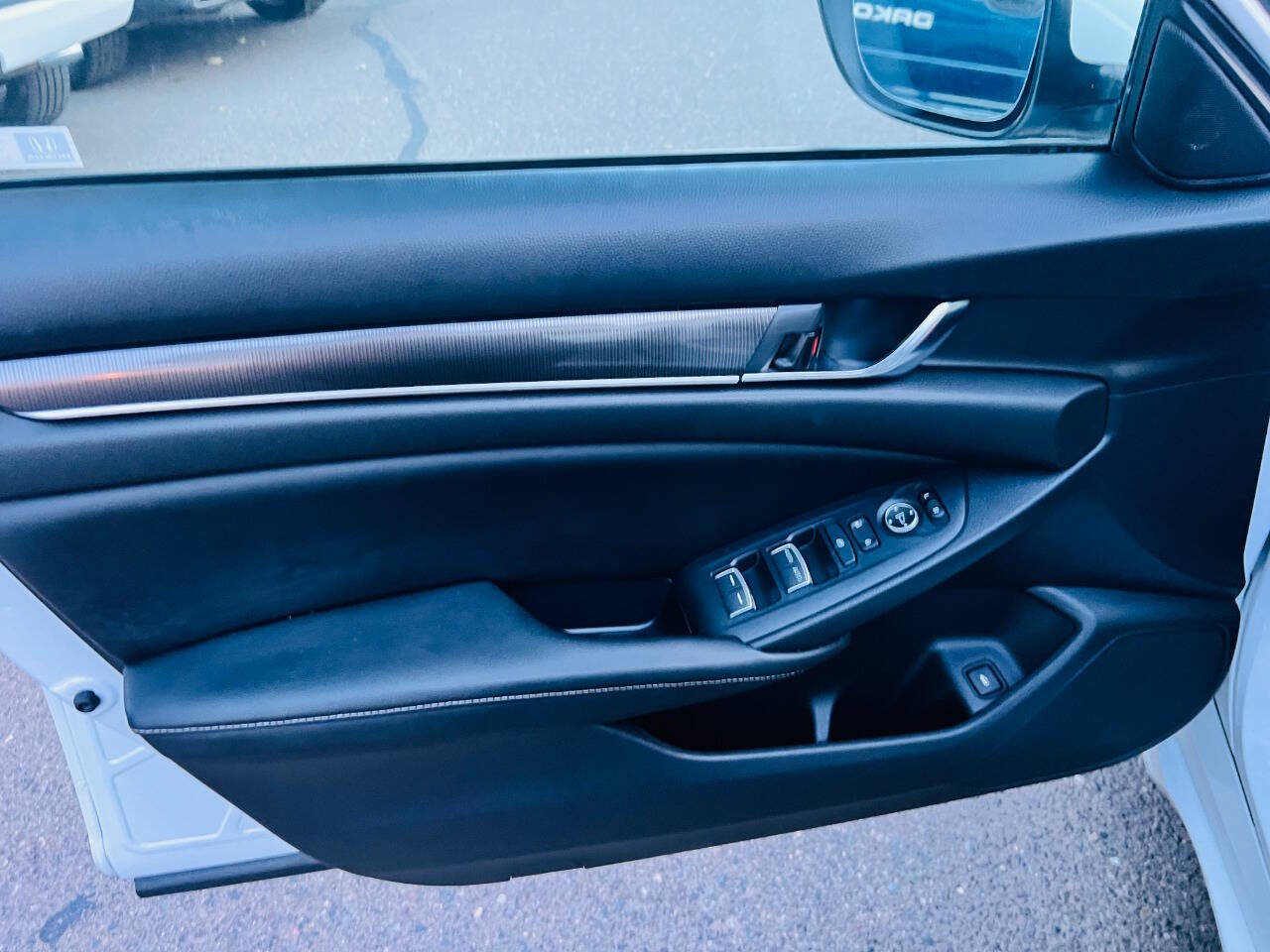 Used 2018 Honda Accord Sport image 24