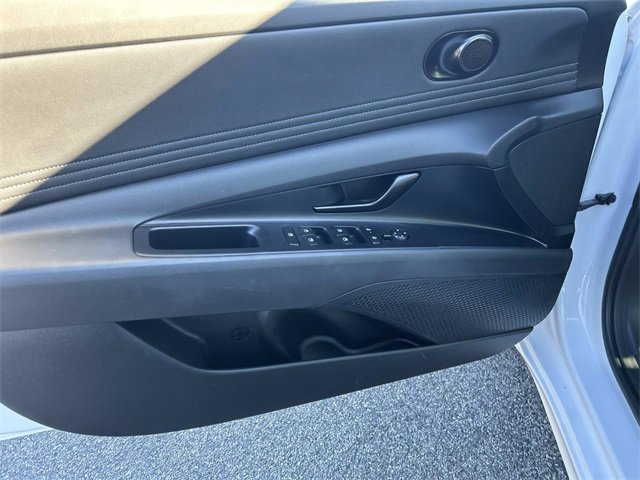 Used 2025 Hyundai Elantra Sport image 18