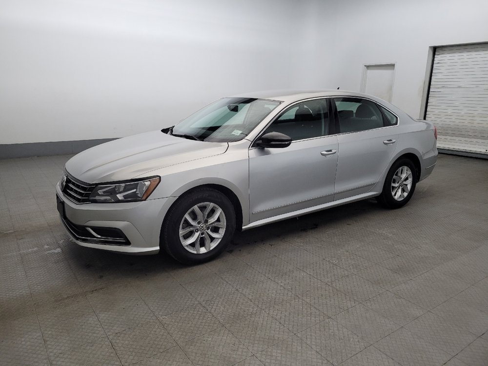 Used 2017 Volkswagen Passat 1.8T S FWD image 2