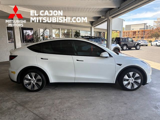 Used 2021 Tesla Model Y Long Range AWD/4WD image 2