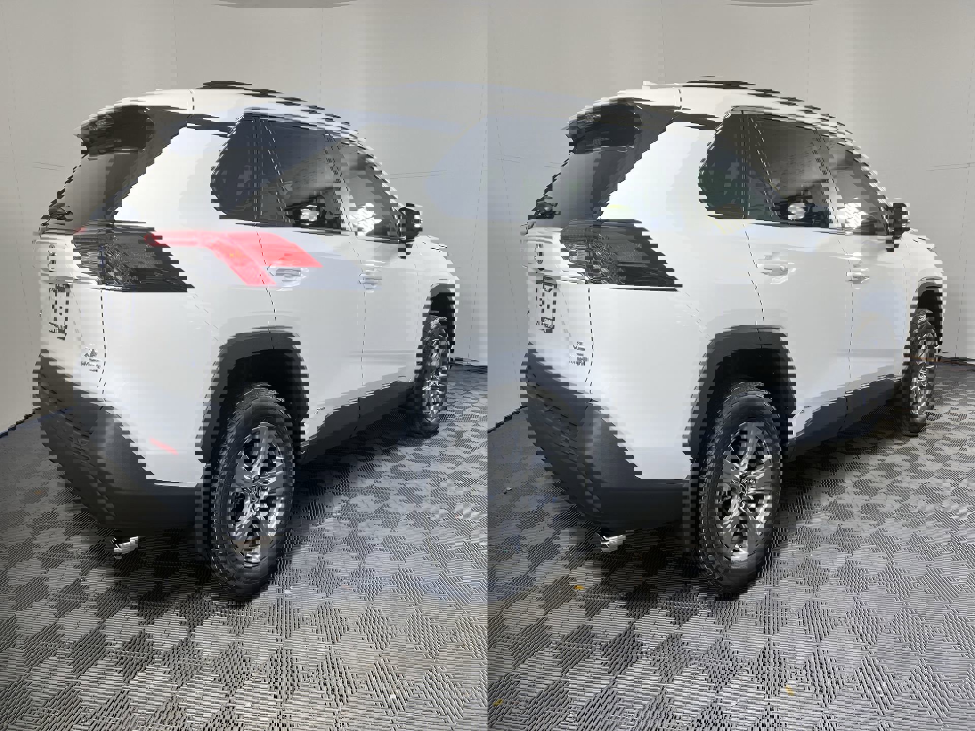 Used 2024 Toyota RAV4 XLE image 4