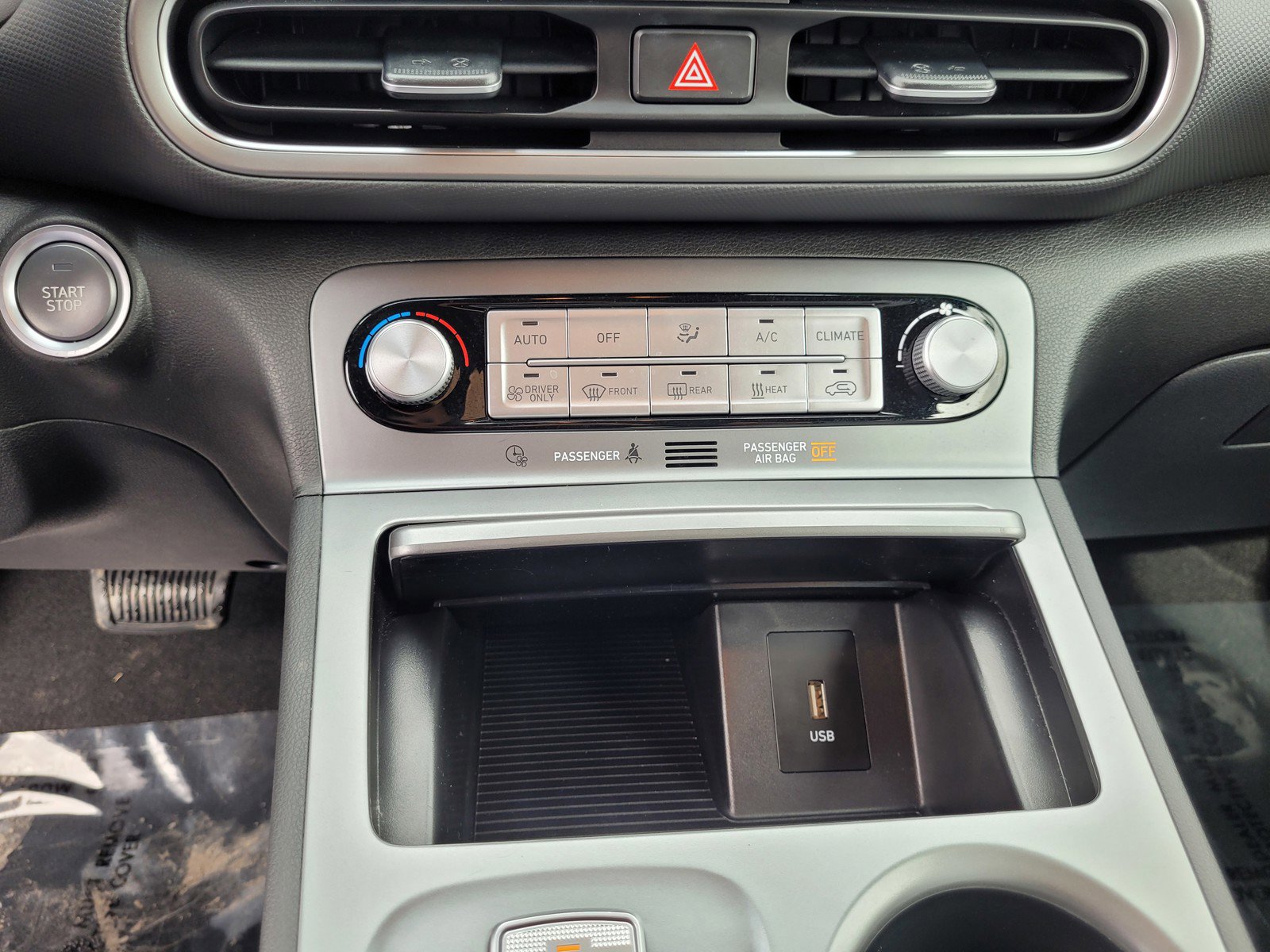 Used 2023 Hyundai Kona SE image 19