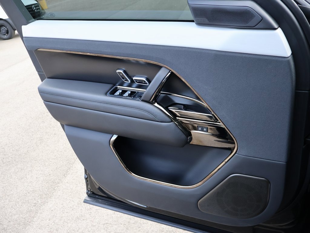 Used 2024 Land Rover Range Rover Sport SV Edition One Obsidian Black image 33