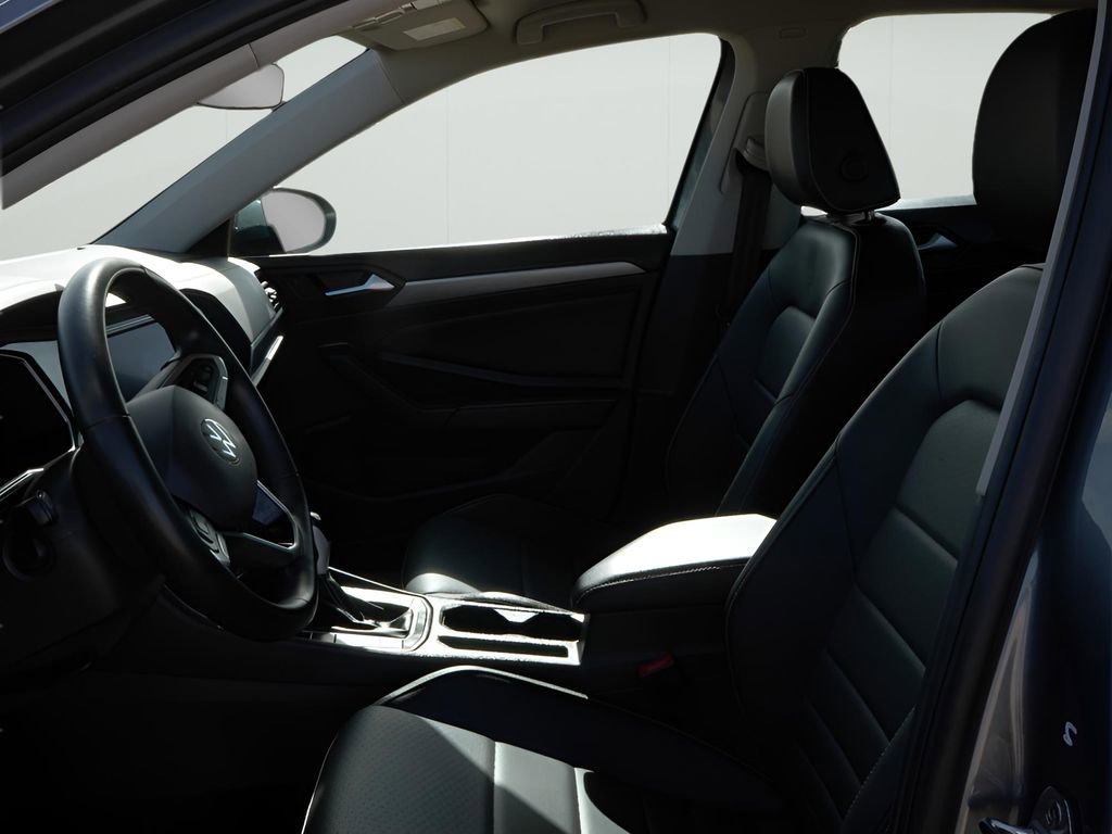 Used 2024 Volkswagen Jetta SE image 13