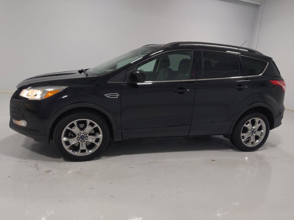 Used 2016 Ford Escape SE w/ Equipment Group 201A image 2