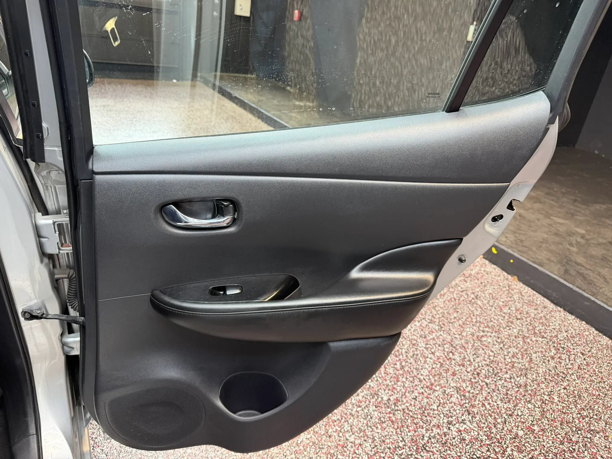 Used 2014 Nissan Leaf SL w/ Premium Package FWD image 25