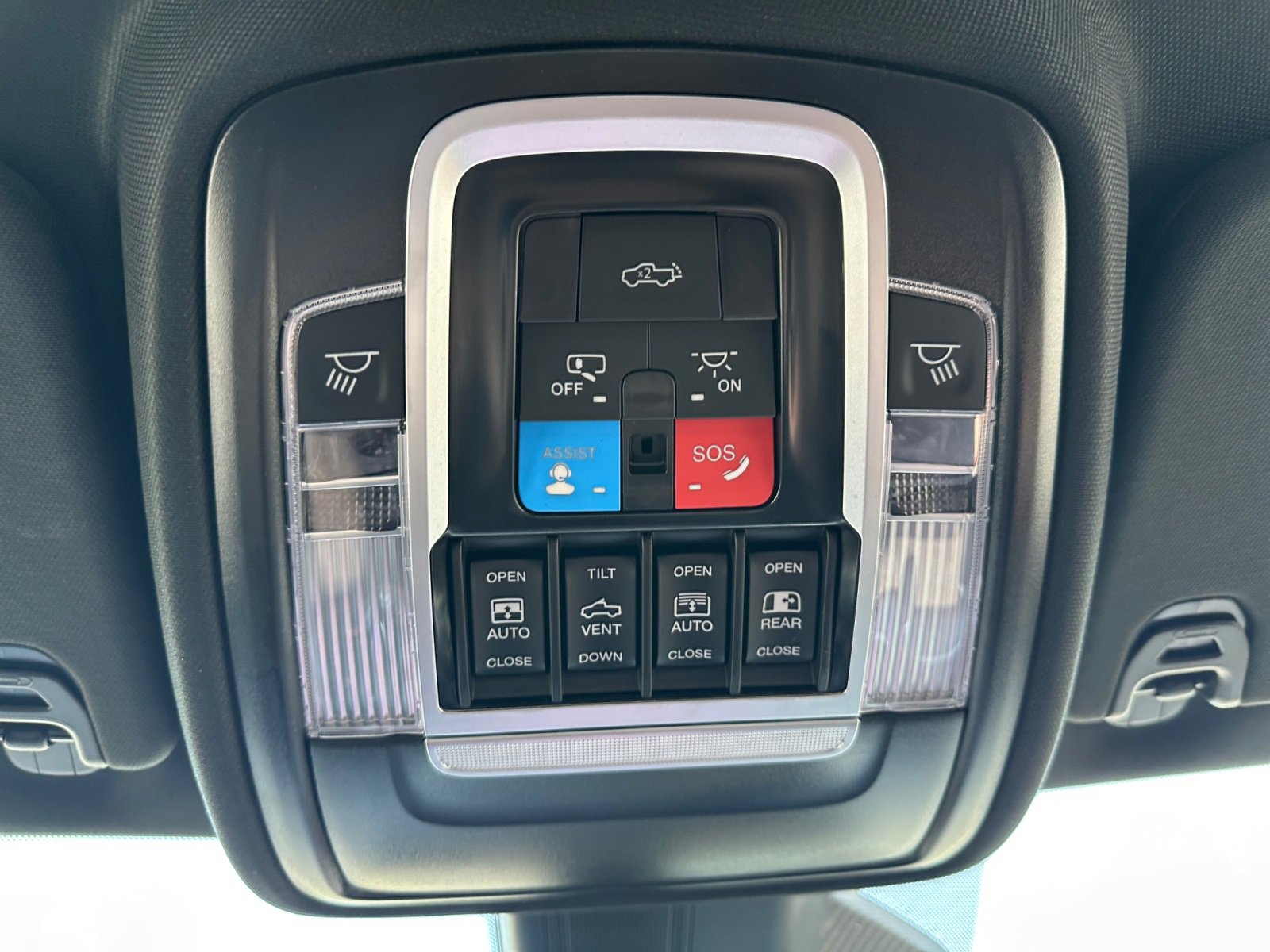 New 2025 RAM 1500 Limited image 40
