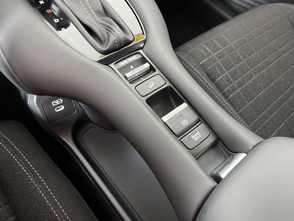 Certified 2024 Honda HR-V LX image 30