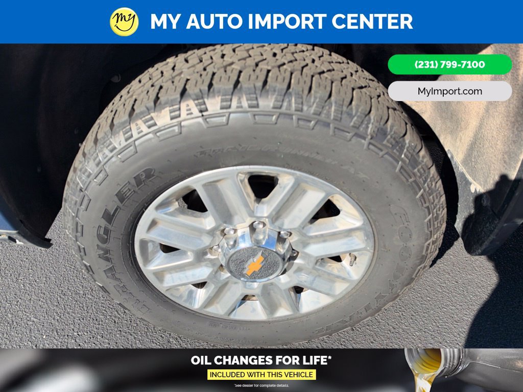 Used 2024 Chevrolet Silverado 3500 High Country w/ Technology Package AWD/4WD image 9