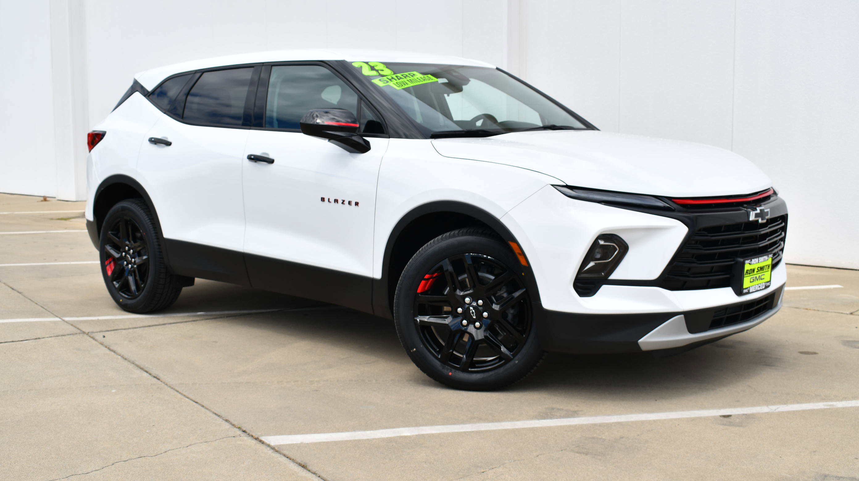 Used 2023 Chevrolet Blazer LT FWD image 2
