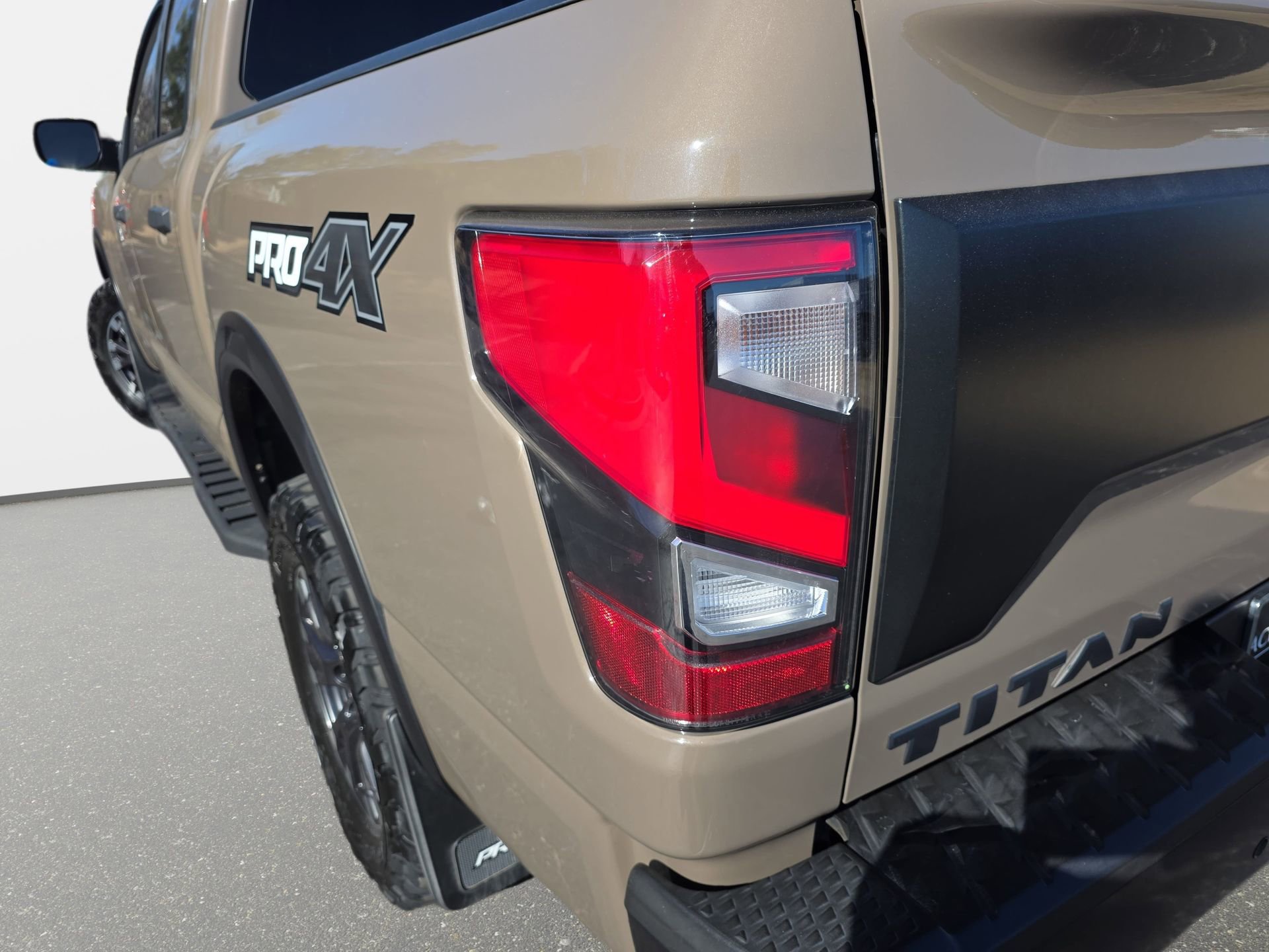 Used 2021 Nissan Titan PRO-4X w/ Pro-4x Utility Package image 33