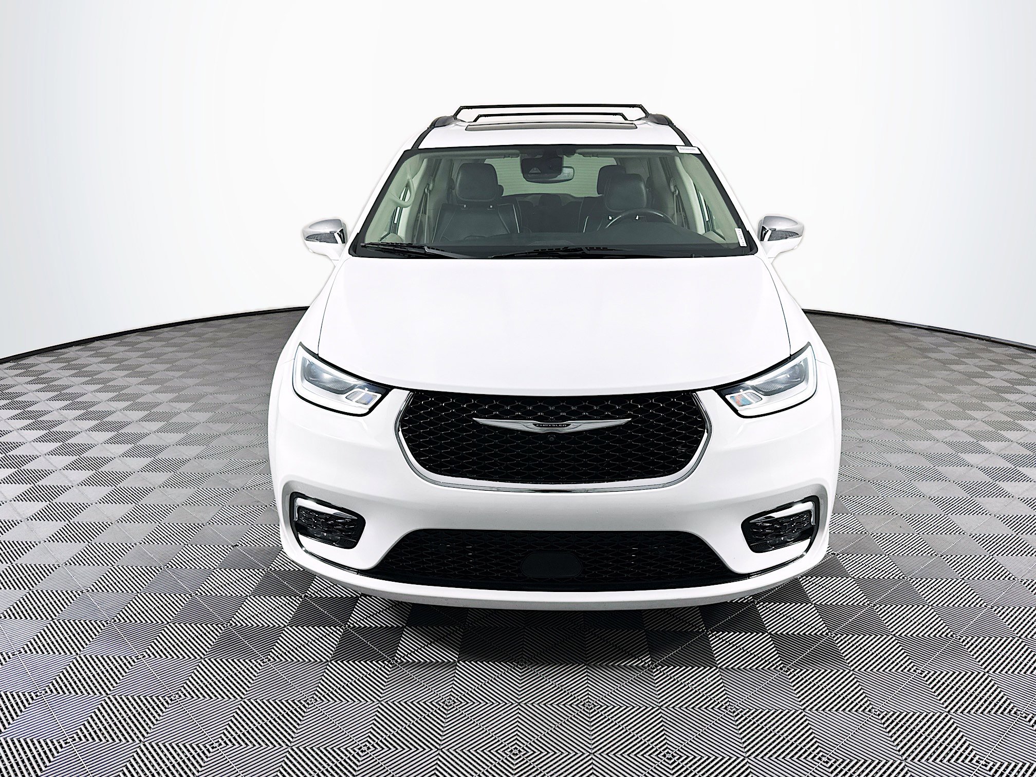 Used 2022 Chrysler Pacifica Limited image 2