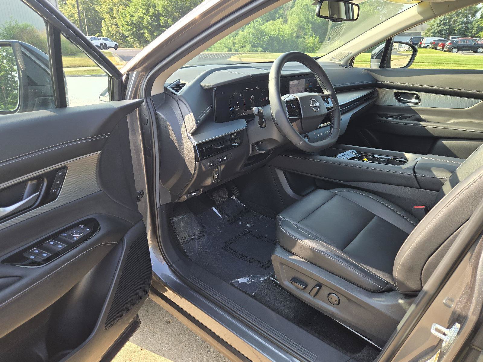 Used 2025 Nissan Murano SL AWD/4WD image 12