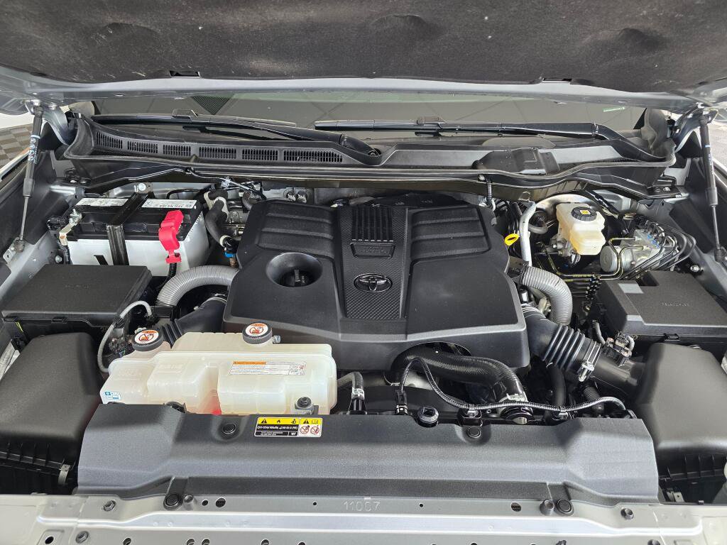 Used 2023 Toyota Tundra Platinum AWD/4WD image 11