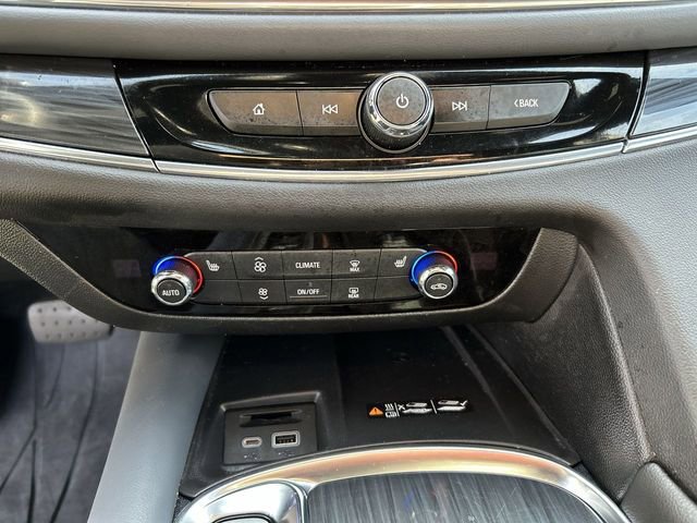 Used 2024 Buick Enclave Essence w/ Sport Touring Edition AWD/4WD image 21