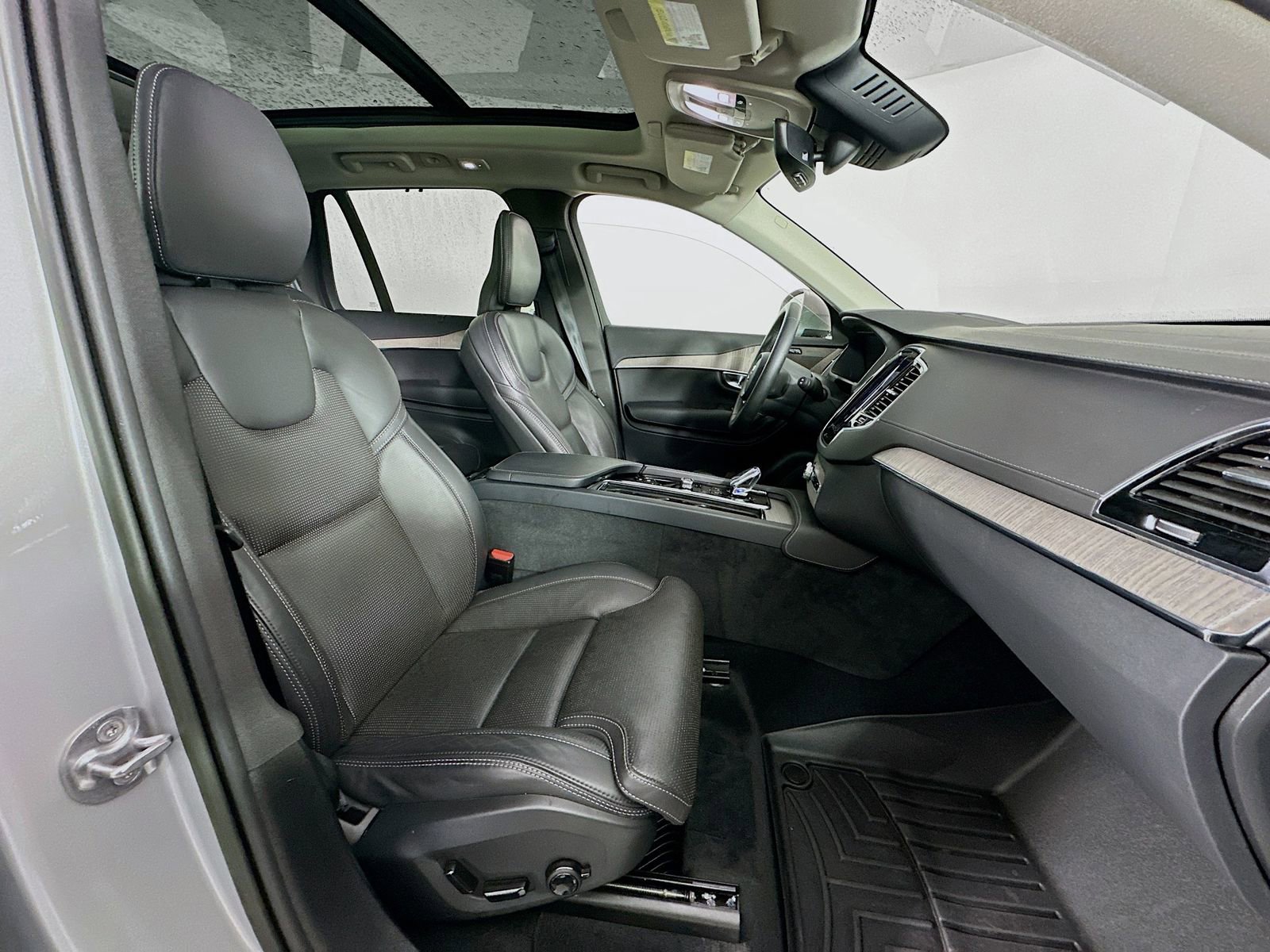 Used 2023 Volvo XC90 T8 Ultimate AWD/4WD image 31