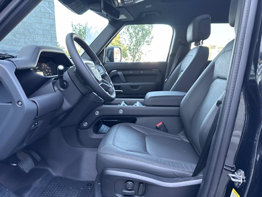 New 2026 Land Rover Defender 110 X-Dynamic SE AWD/4WD image 19