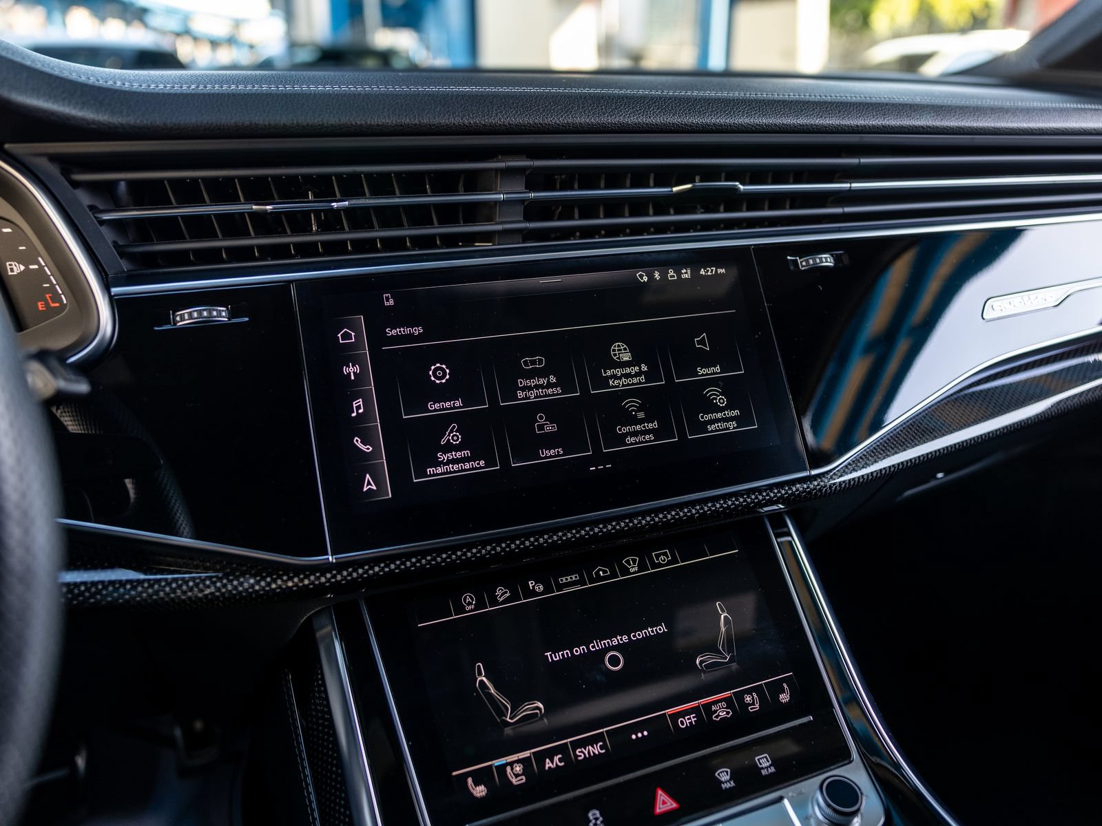 Used 2023 Audi SQ7 Prestige w/ Sport Package AWD/4WD image 9