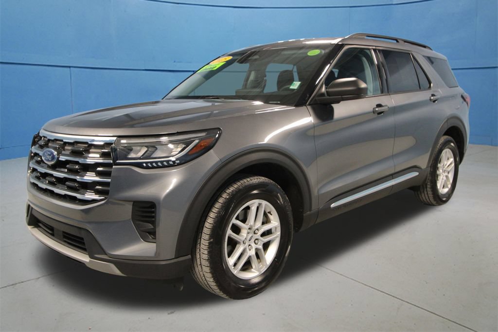 Used 2025 Ford Explorer Active AWD/4WD image 25