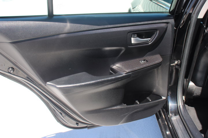 Used 2017 Toyota Camry SE FWD image 13