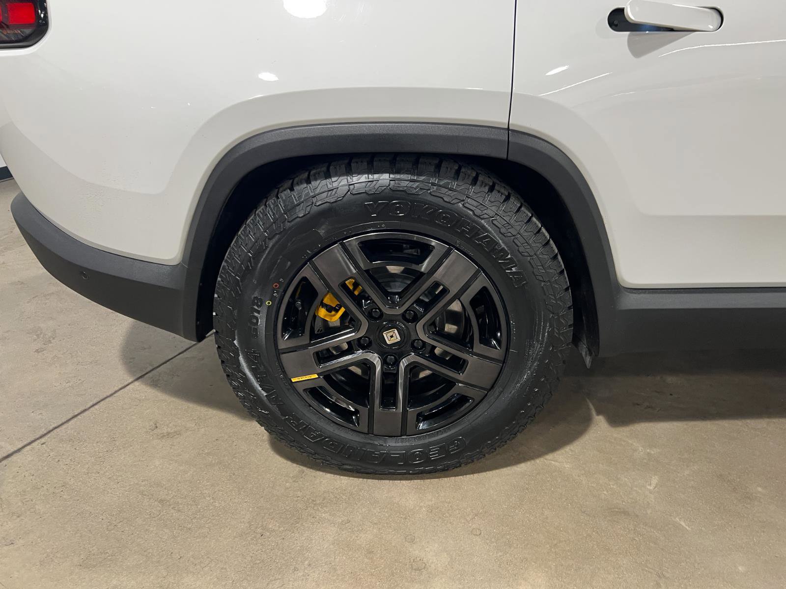 Used 2024 Rivian R1S Adventure AWD/4WD image 44