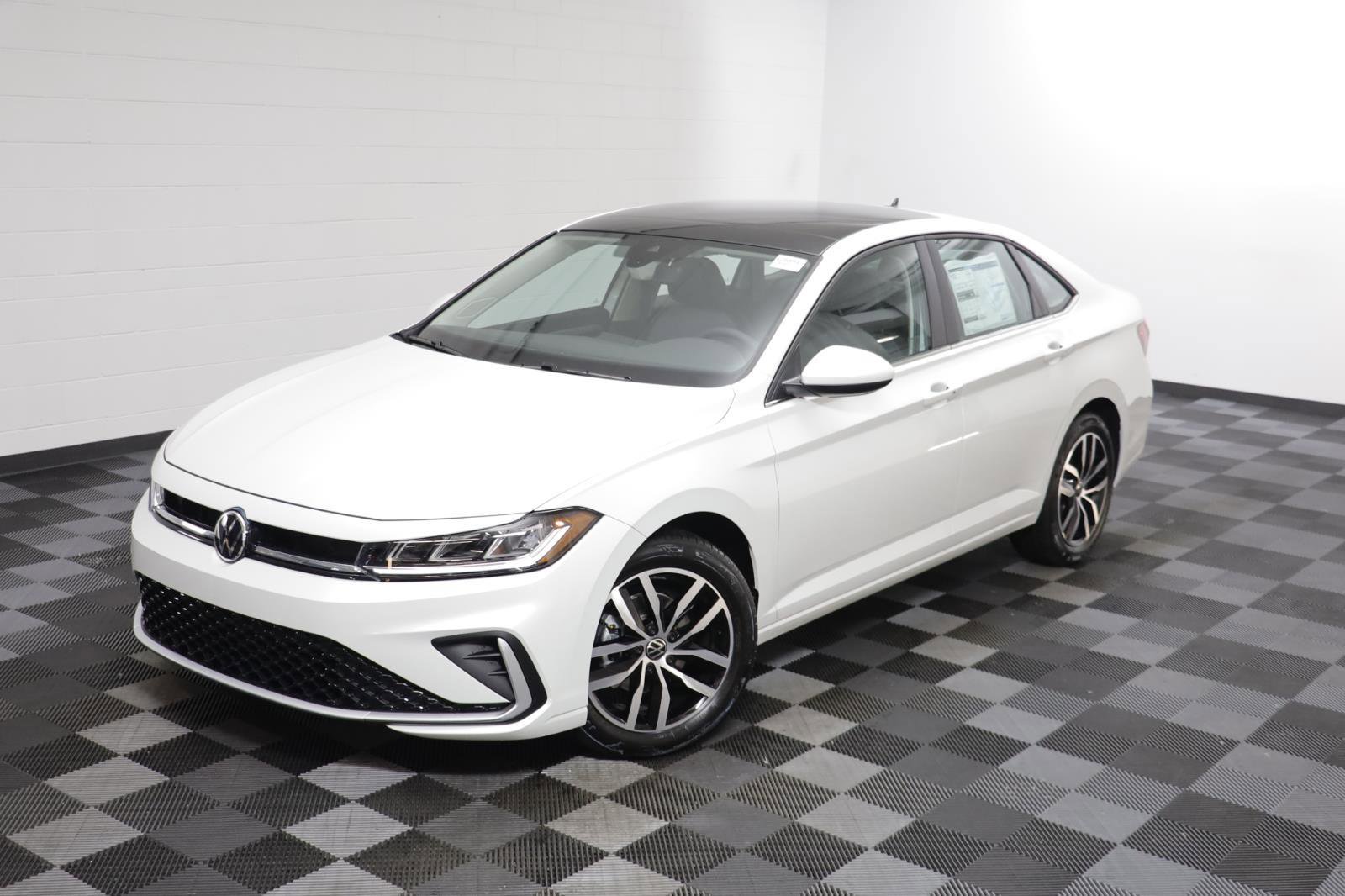 New 2026 Volkswagen Jetta SE image 2