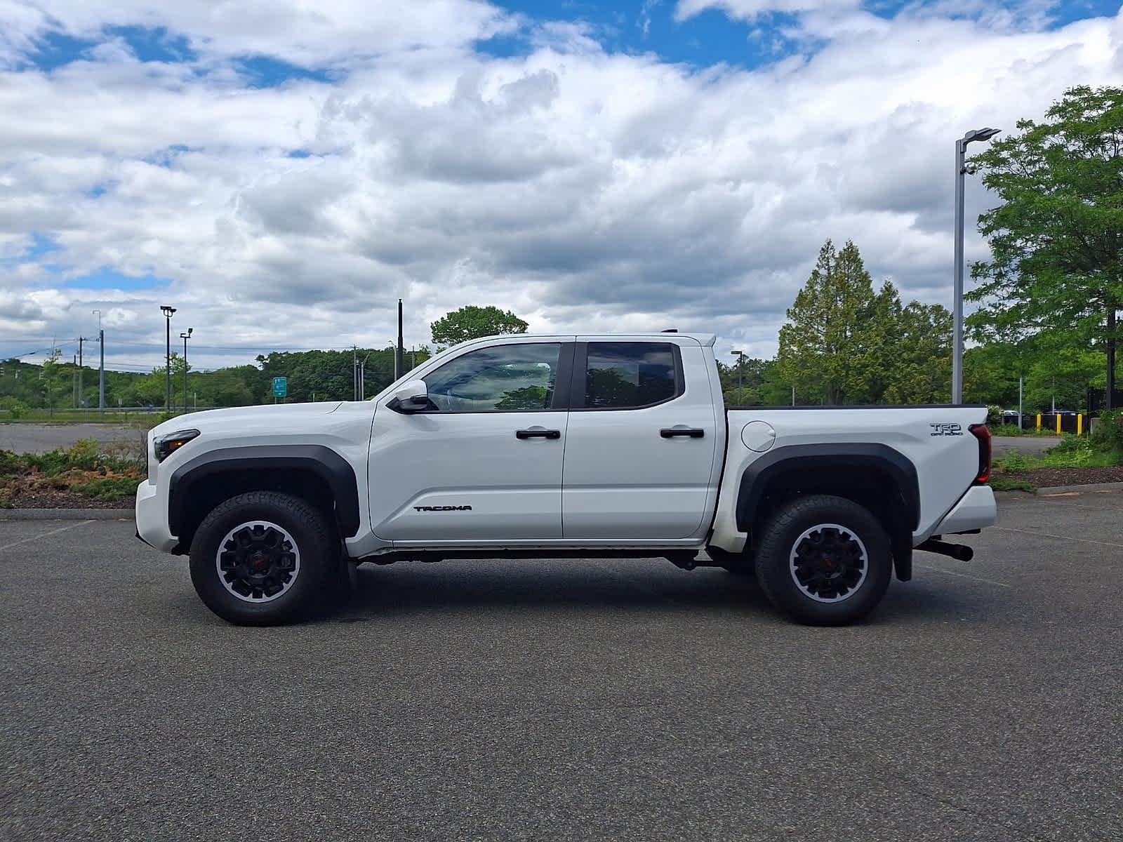 Certified 2024 Toyota Tacoma TRD Off-Road w/ TRD Off Road Upgrade Package AWD/4WD image 8