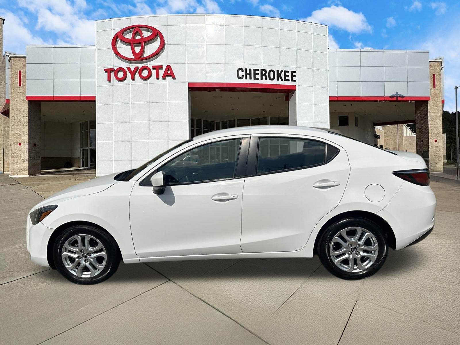 Used 2018 Toyota Yaris iA FWD image 2