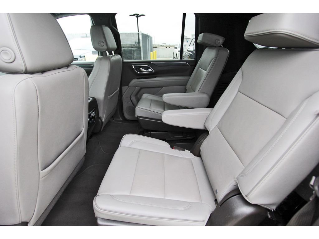 Used 2023 GMC Yukon XL SLT image 7