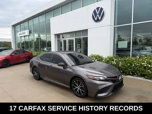 Used 2022 Toyota Camry SE w/ Audio Upgrade Package FWD image 1
