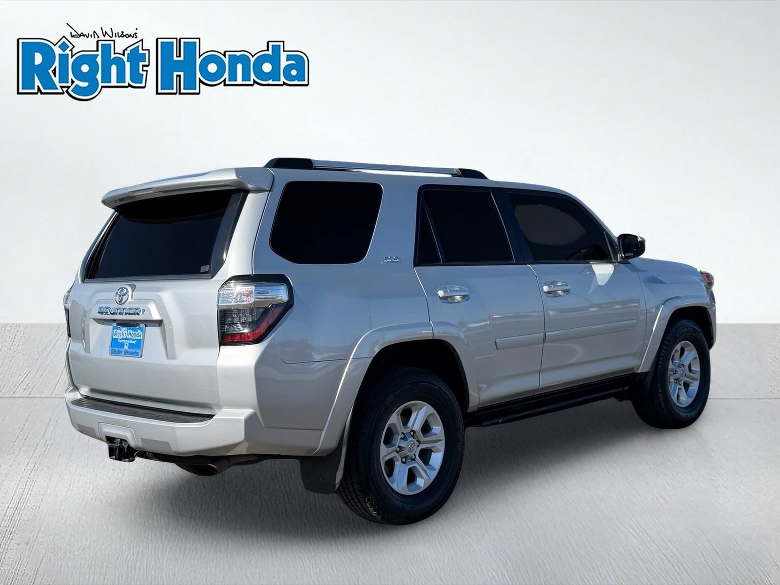 Used 2020 Toyota 4Runner SR5 RWD image 8