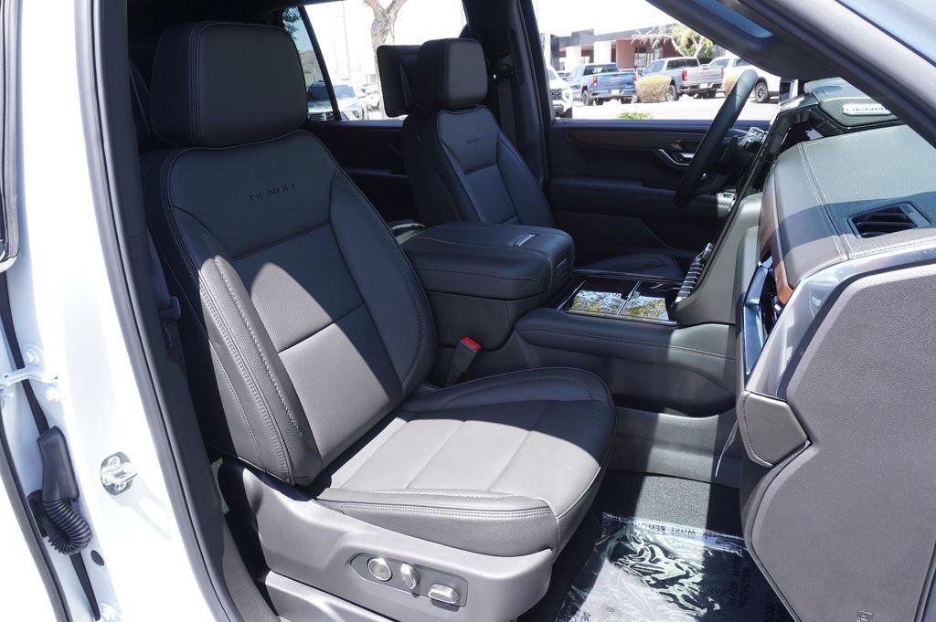New 2026 GMC Yukon XL Denali w/ Advanced Technology Package AWD/4WD image 13