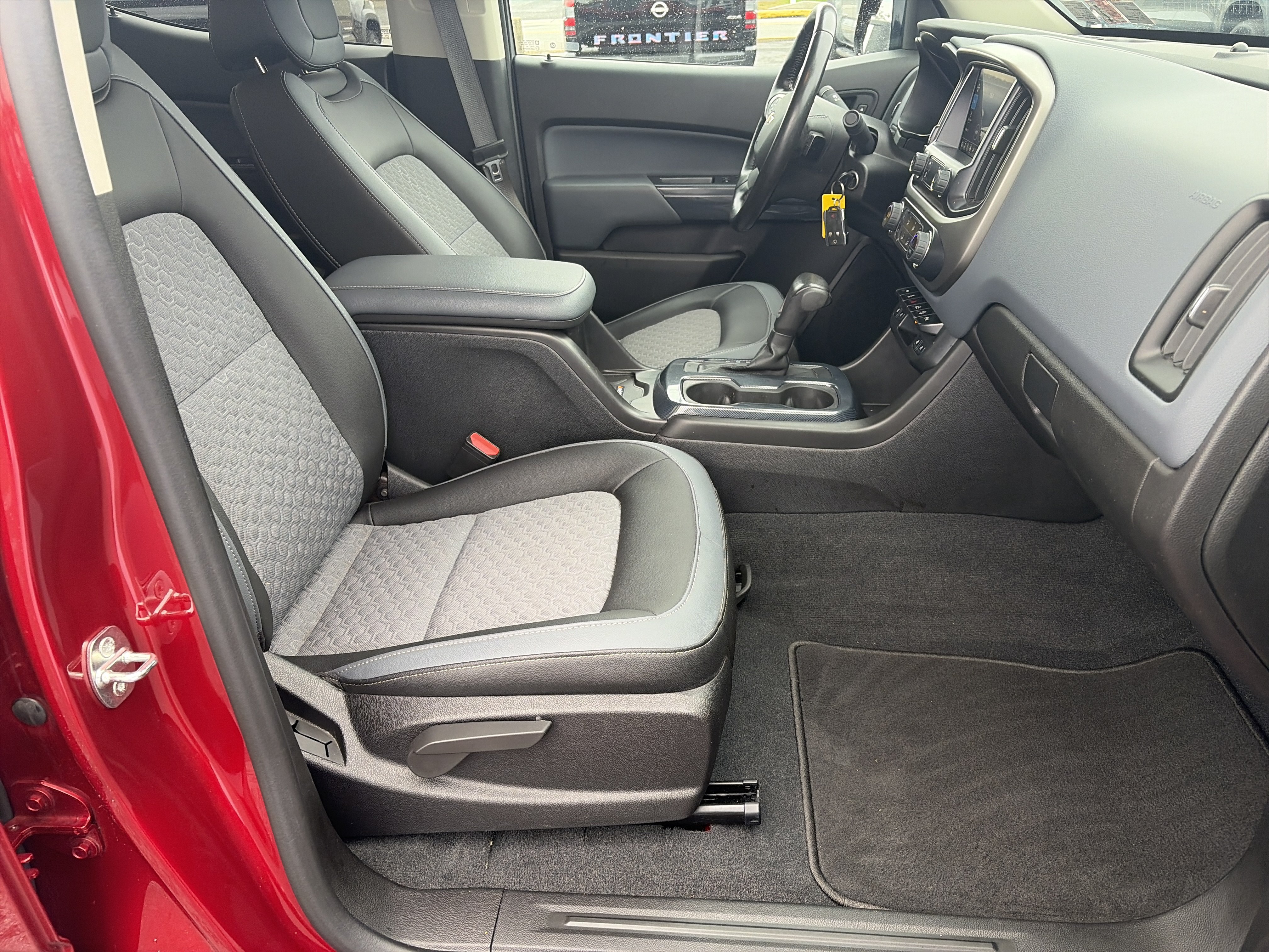 Used 2021 Chevrolet Colorado Z71 AWD/4WD image 8