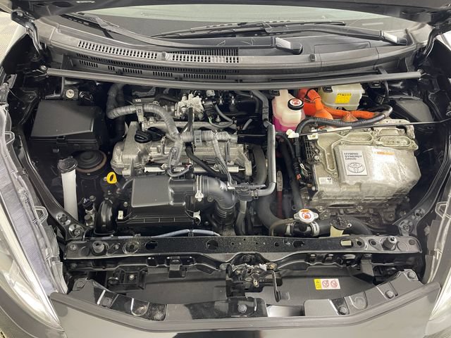 Used 2018 Toyota Prius C Two FWD image 21